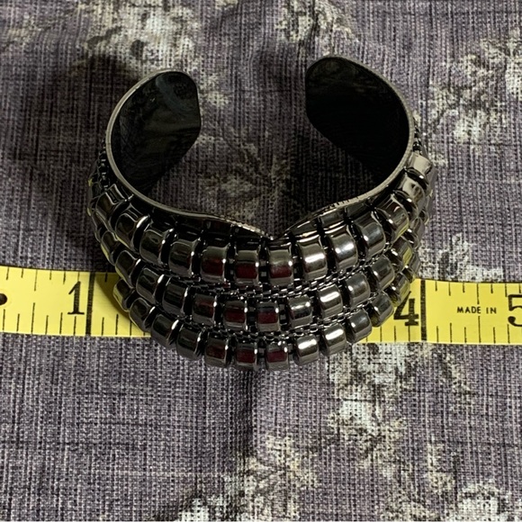 Brand New Metal Statement Cuff Bracelet - Picture 6 of 12